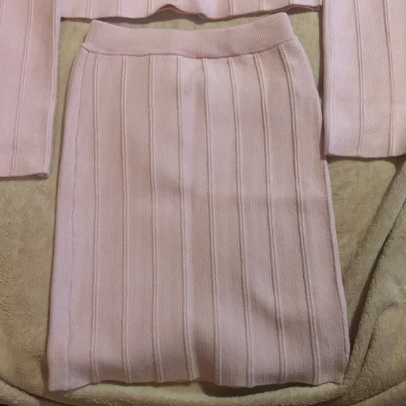 Sincerely Jules light pink 2 piece long sleeve and skirt set - Picture 2 of 4